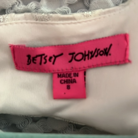 Betsey Johnson white and sliver mini dress. Size 8 - Picture 4 of 8